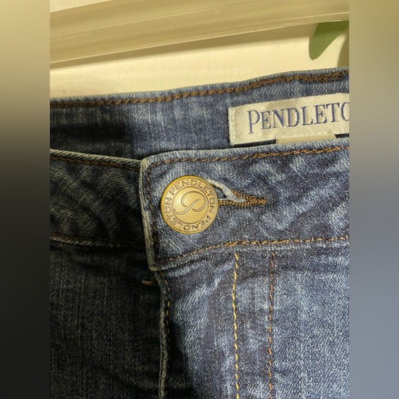 PENDLETON Women’s Medium Wash Mid-rise Straight leg Jean Size 16 - Picture 4 of 6